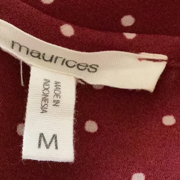 Gorgeous maroon top with white dots - Picture 4 of 4